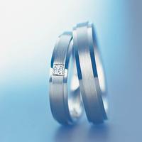 WEDDING RING PRINCESS CUT DIAMOND FLUSH SET- 4.50 MM RING ON LEFT