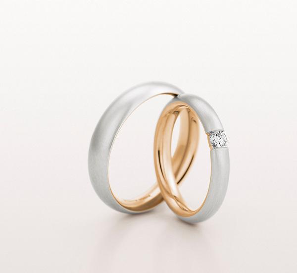 WEDDING RING SATIN FINISH WHITE WITH ROSE GOLD INTERIOR AND DIAMOND 35MM - RING ON RIGHT