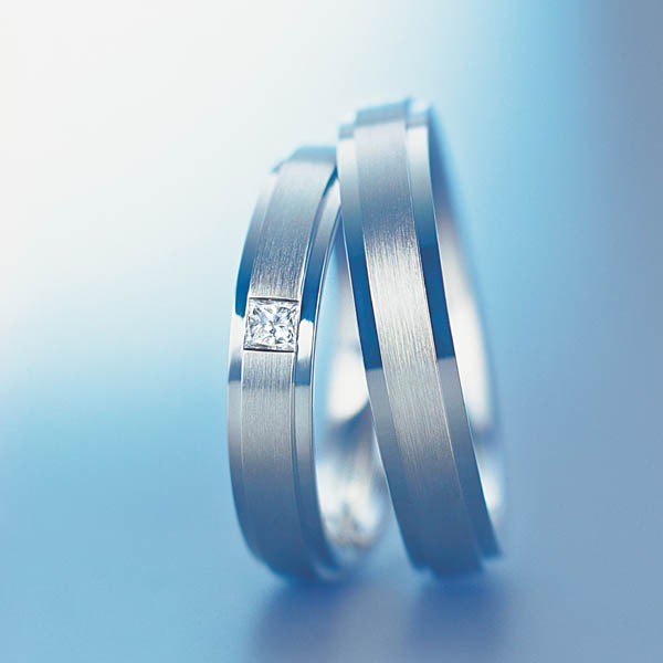 WEDDING RING PRINCESS CUT DIAMOND FLUSH SET- 4.50 MM RING ON LEFT