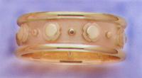 18KT ETRUSCAN STYLE WEDDING RING 8MM